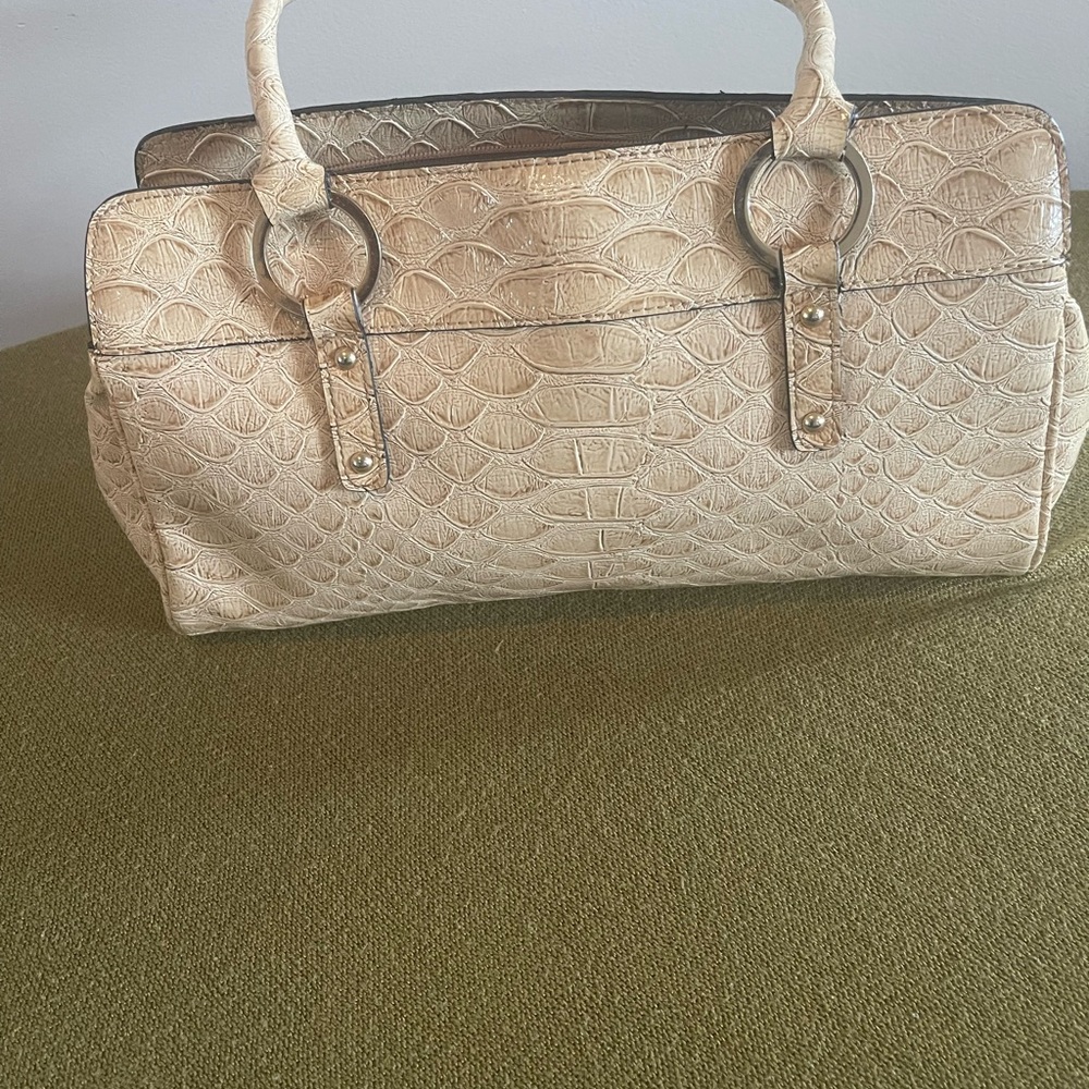 Elegant Cream Crocodile-Embossed Handbag